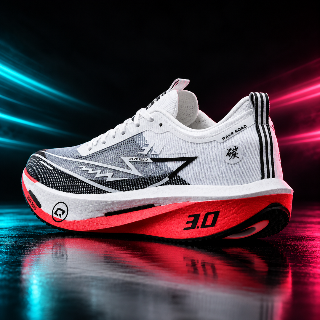 CHUNTA Tempo in White / Red, rear three-quarter campaign view
