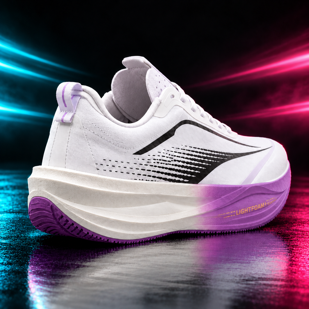 CHUNTA Momentum in White / Lilac, rear three-quarter campaign view