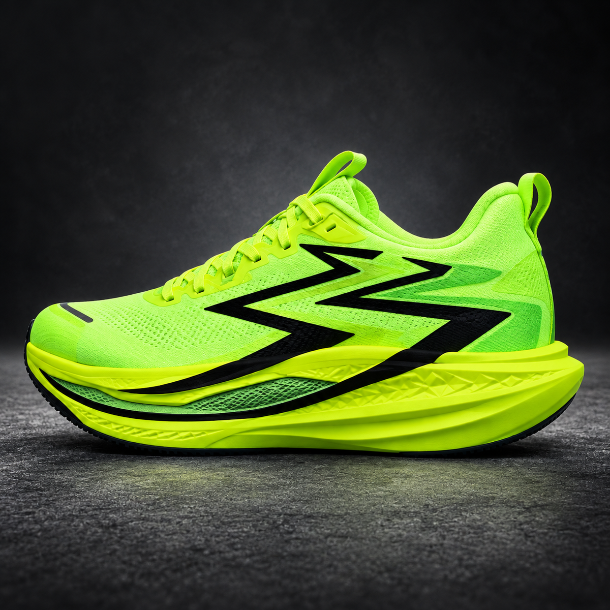 CHUNTA Strike in Neon Lime / Black, outer lateral campaign view