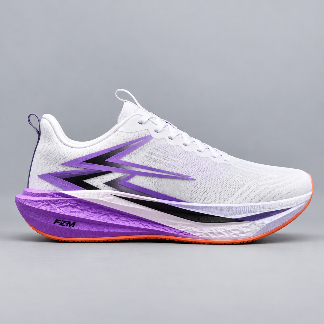 CHUNTA Strike in White / Lilac, outer lateral view