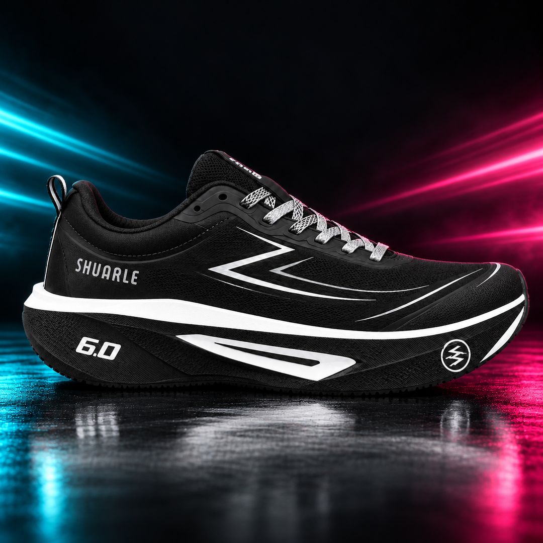 CHUNTA Arc 6.0 in Black / White, outer lateral campaign view