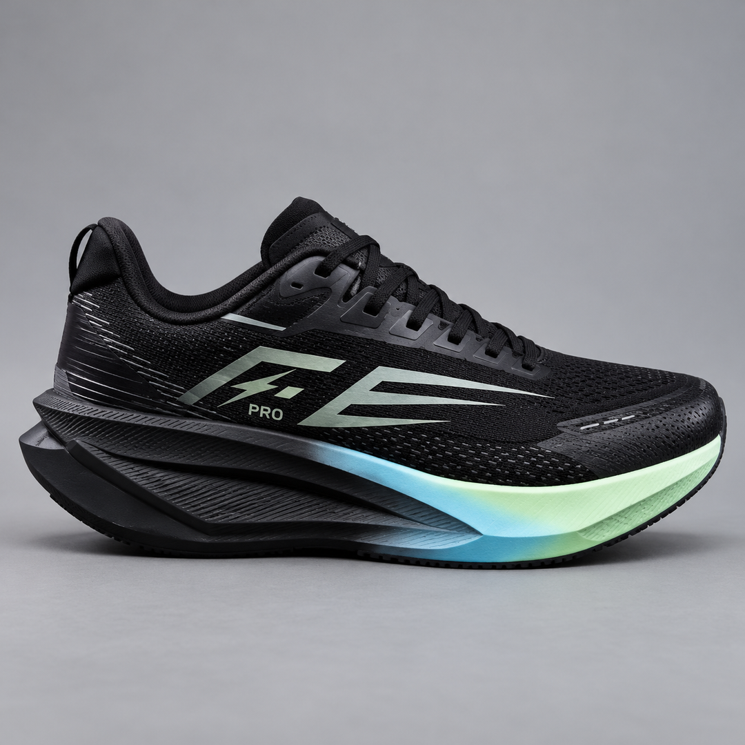 CHUNTA Dash in Black, outer lateral view